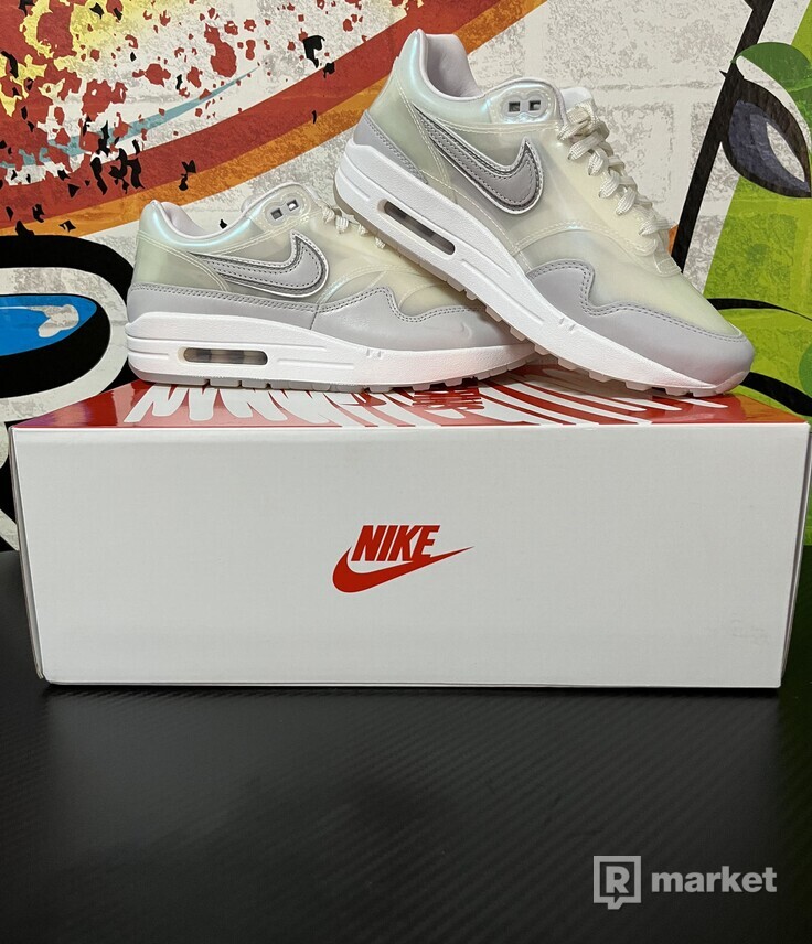 Nike Air Max 1 SNKRS Day Pure Platinum W