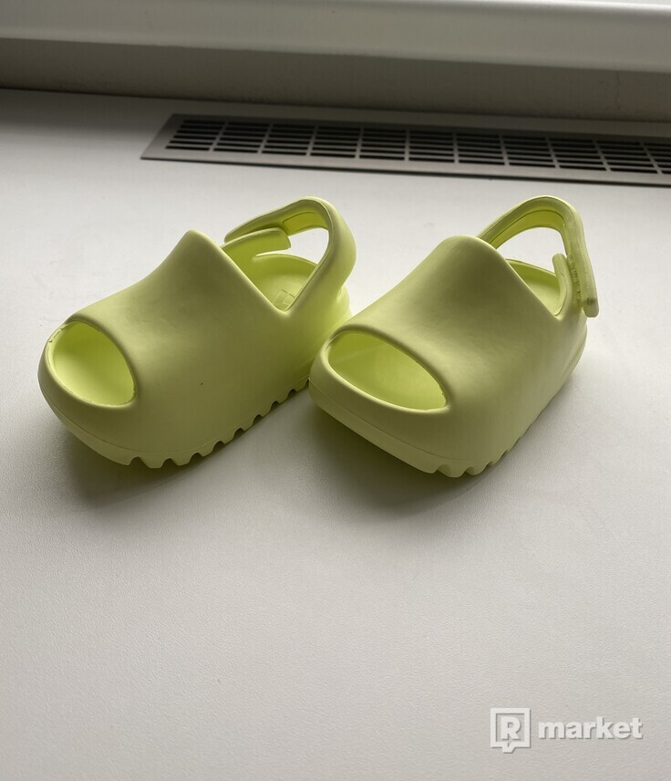 Predám Yeezy Slide Glow Green Infant - 19(3K)