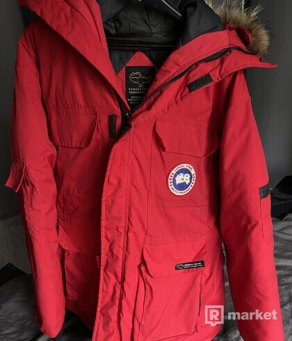 Canada Goose mountain jacket