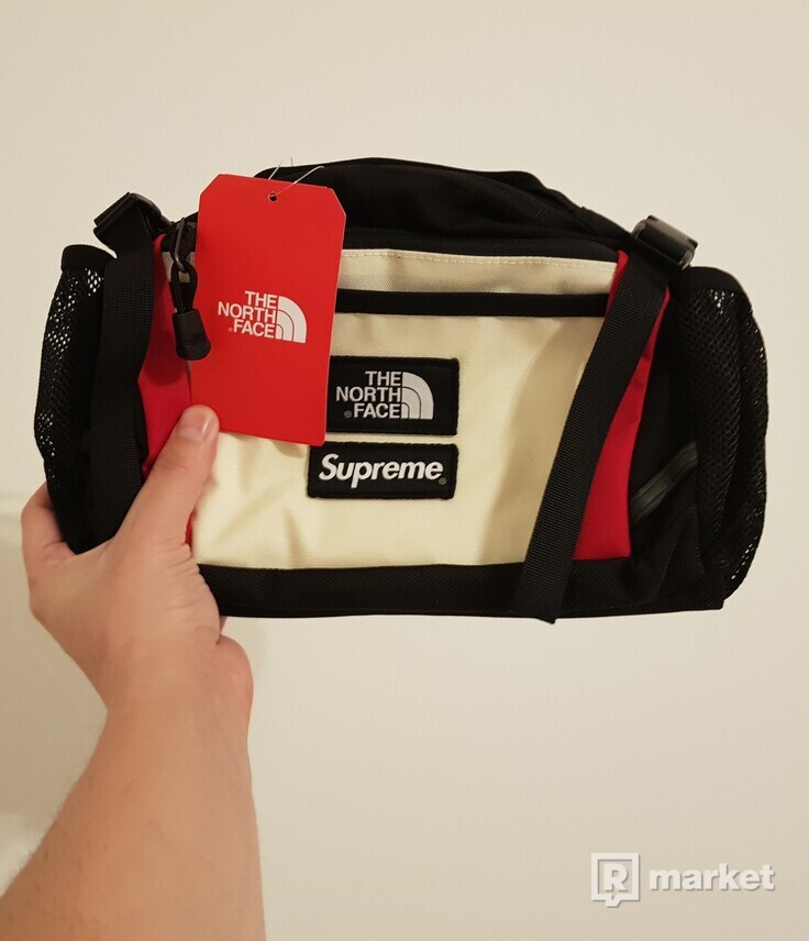 Supreme x TNF Waist bag + Hand Warmer