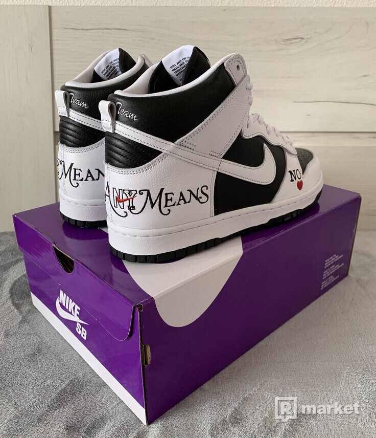 Nike x Supreme SB dunk high “By any means”
