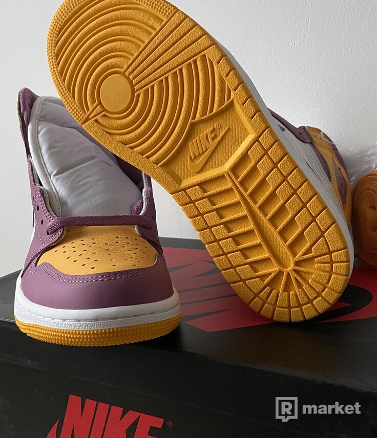 Nike Air Jordan 1 high “brotherhood”