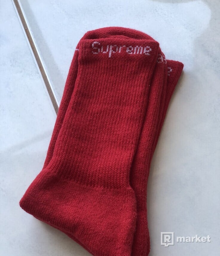Supreme socks