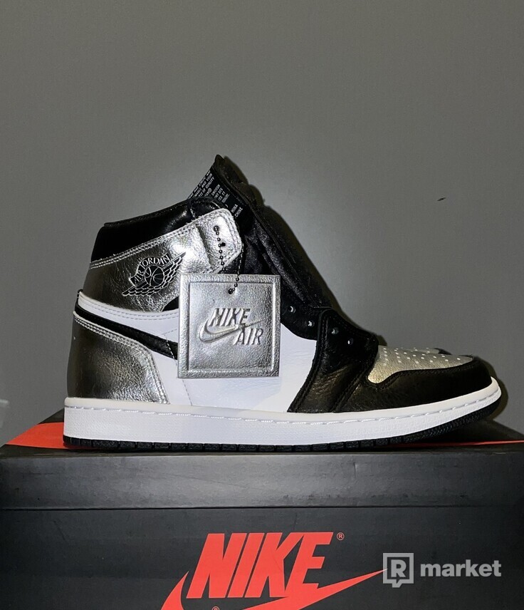 Nike Air Jordan 1 high “Silver toe” WMNS
