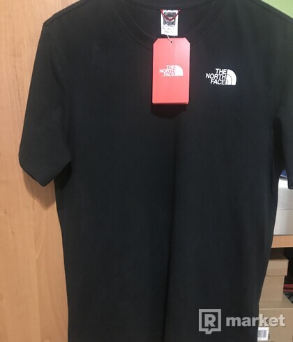 The North face tee