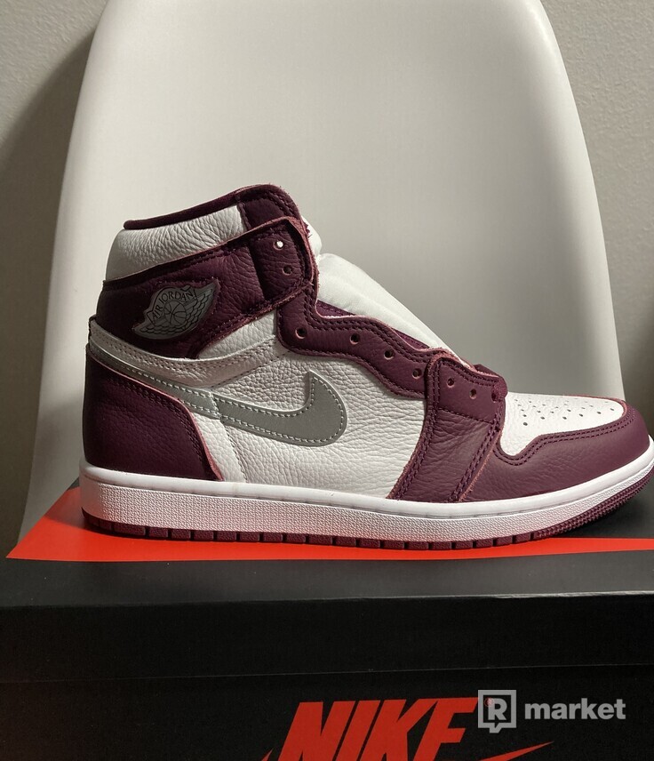 Nike Air Jordan 1 Retro High OG “Bordeaux”
