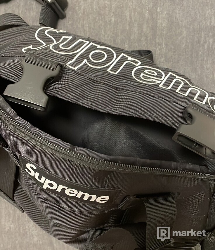 Supreme waist bag fw19