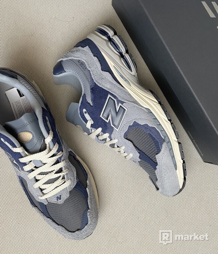 New Balance Protection Pack 2002r