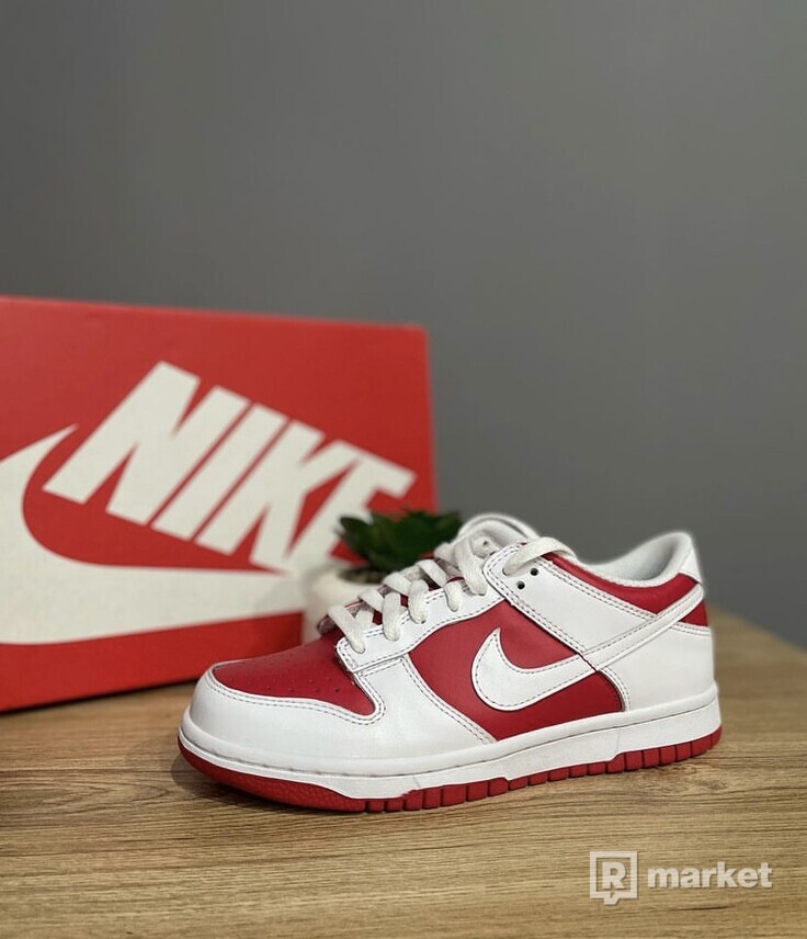 Nike dunk low championship red gs