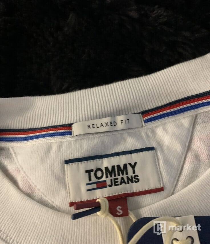 Predám nové tričko Tommy Jeans, size S, fit M, nové s vysačkou