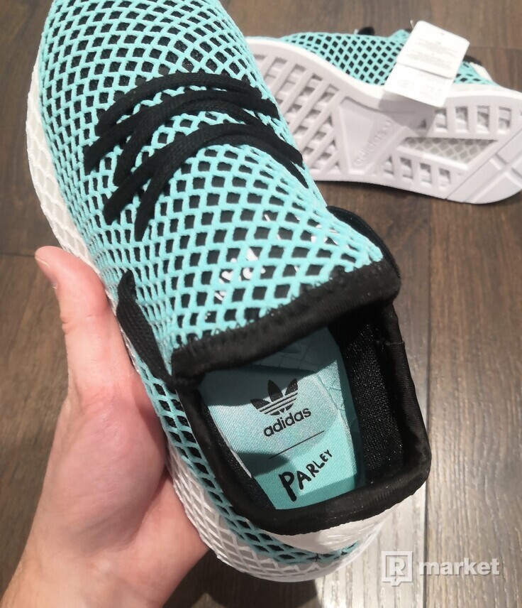 Adidas deerupt runner “parley”