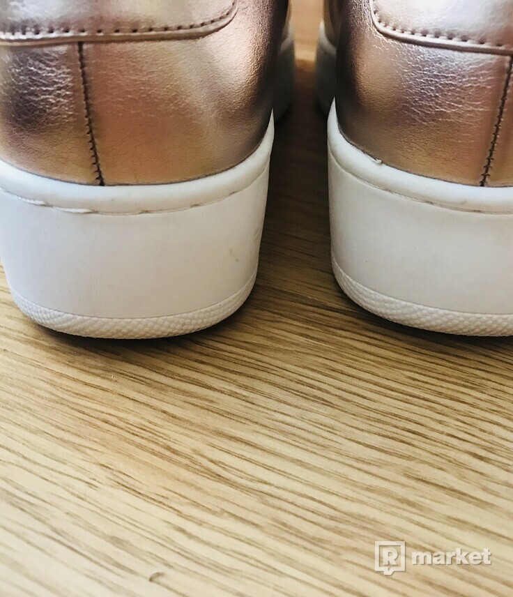  Dámske topánky slip-on Steve Madden v rose gold farbe veľkosť 37