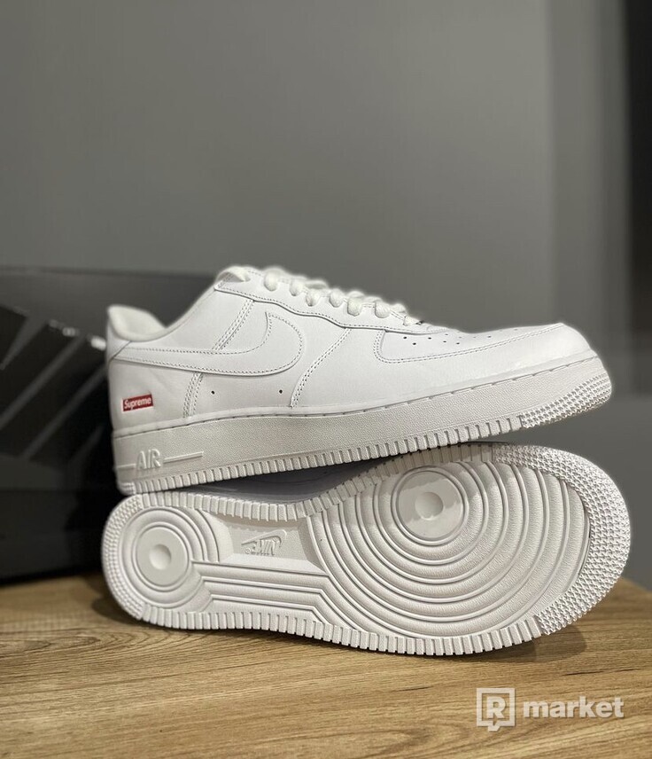 Nike air force 1 supreme white