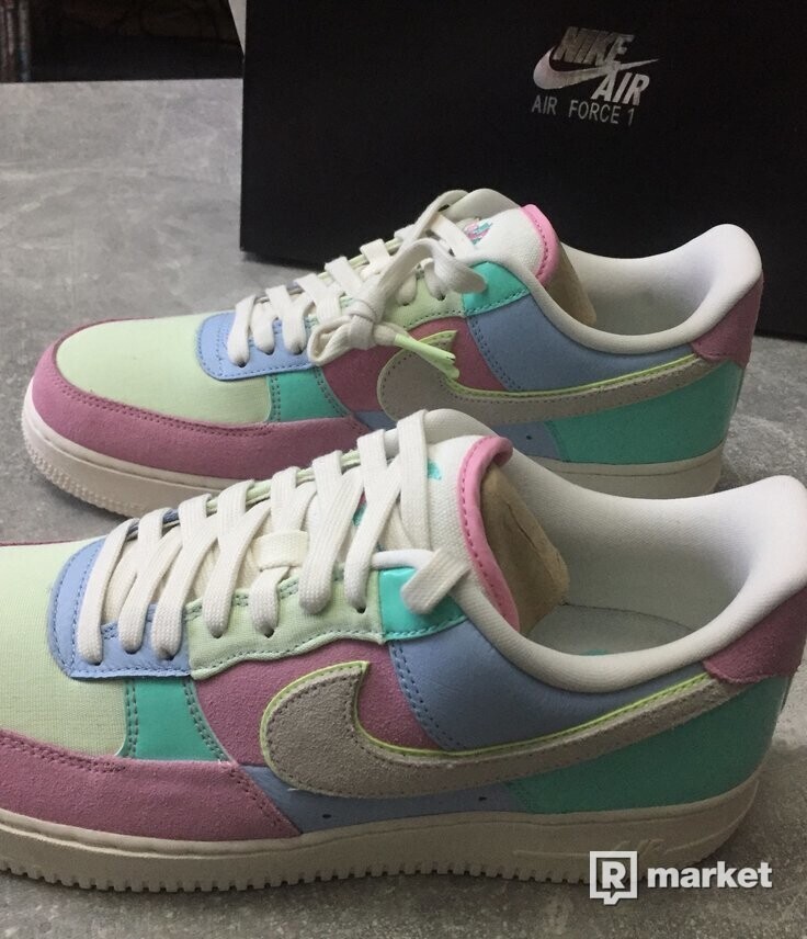 NIKE AIR FORCE 1 LOW EASTER EGG