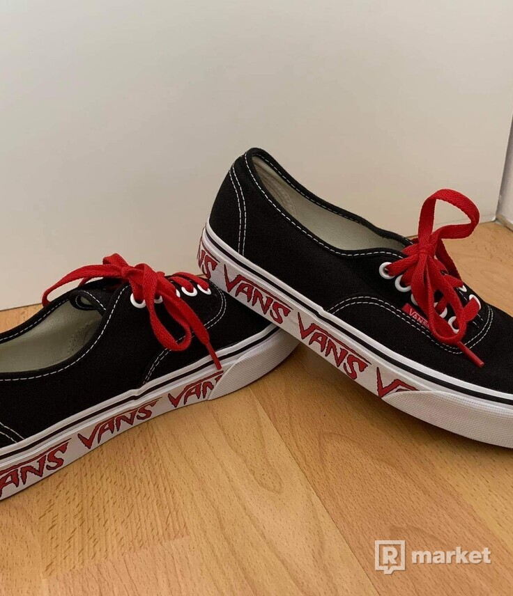 Sketch Sidewall Authentic Black and Red