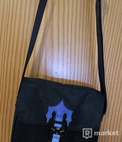 Trapstar Irongate T Cross-Body Bag Black/Gradient