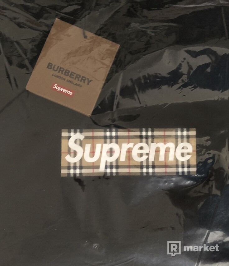 Supreme Burberry Box Logo Hooded Sweatshirt
