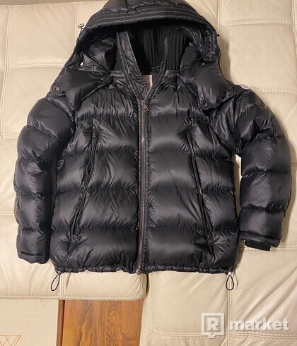 Moncler Montgenevre puffed jacket black