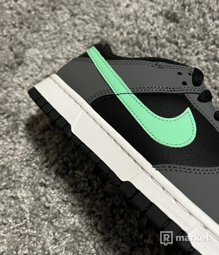 Nike Dunk Low Retro Green Glow (43)
