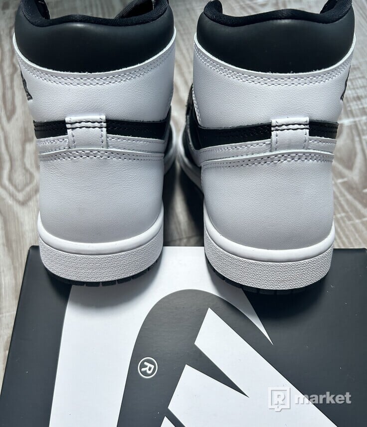 Air Jordan 1 High Black White