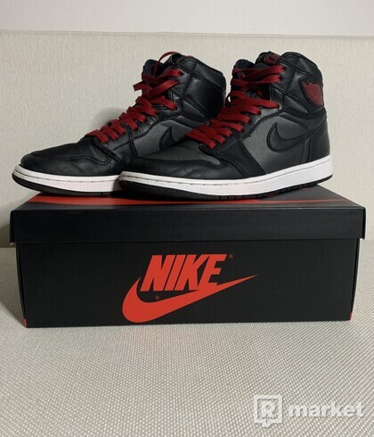 Air Jordan 1 Retro High OG black satin/gym red
