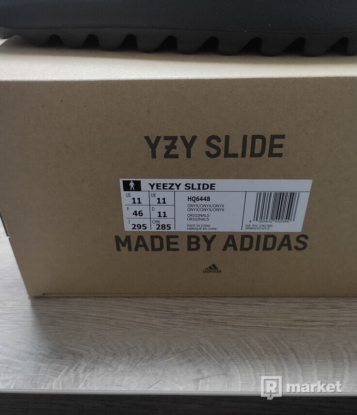 Yeezy Slides Onyx 46