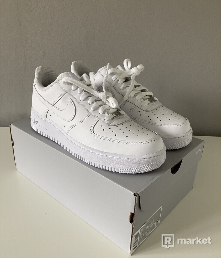 Nike Air Force 1 "all white"