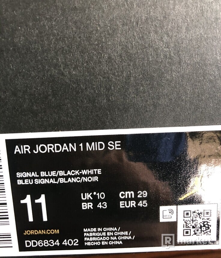 Air Jordan Mid Signal blue