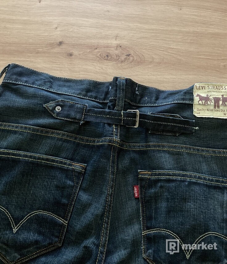 Levis vintage baggy jeans