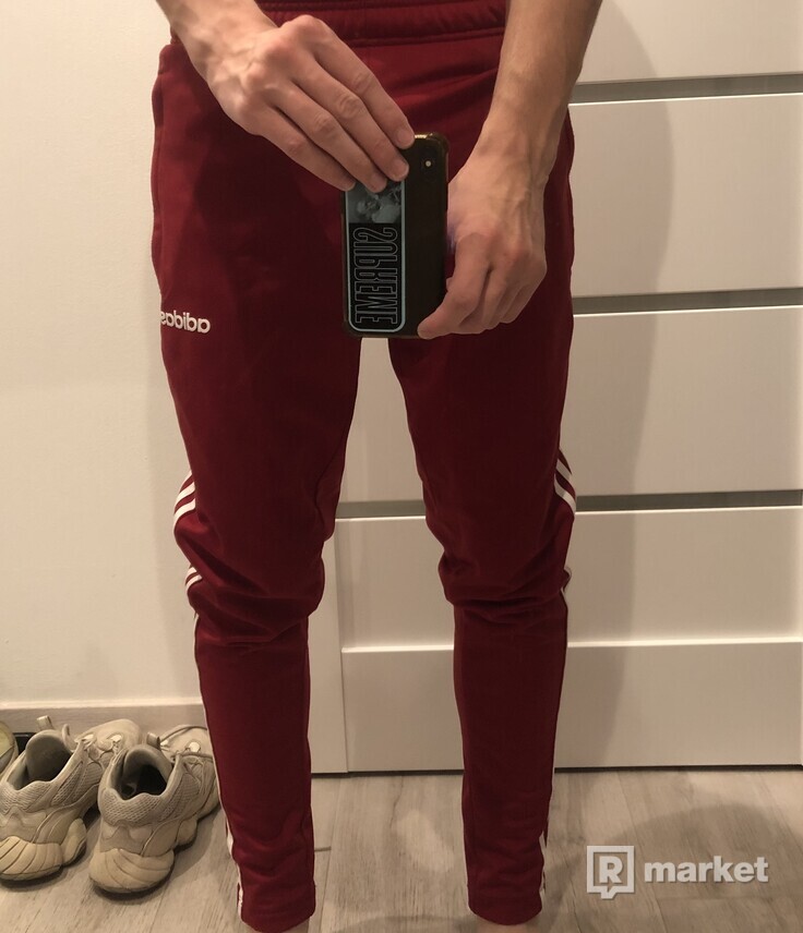 Červené adidas tepláky S