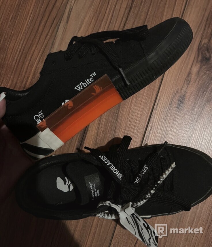Off-White Vulcanized Low Top