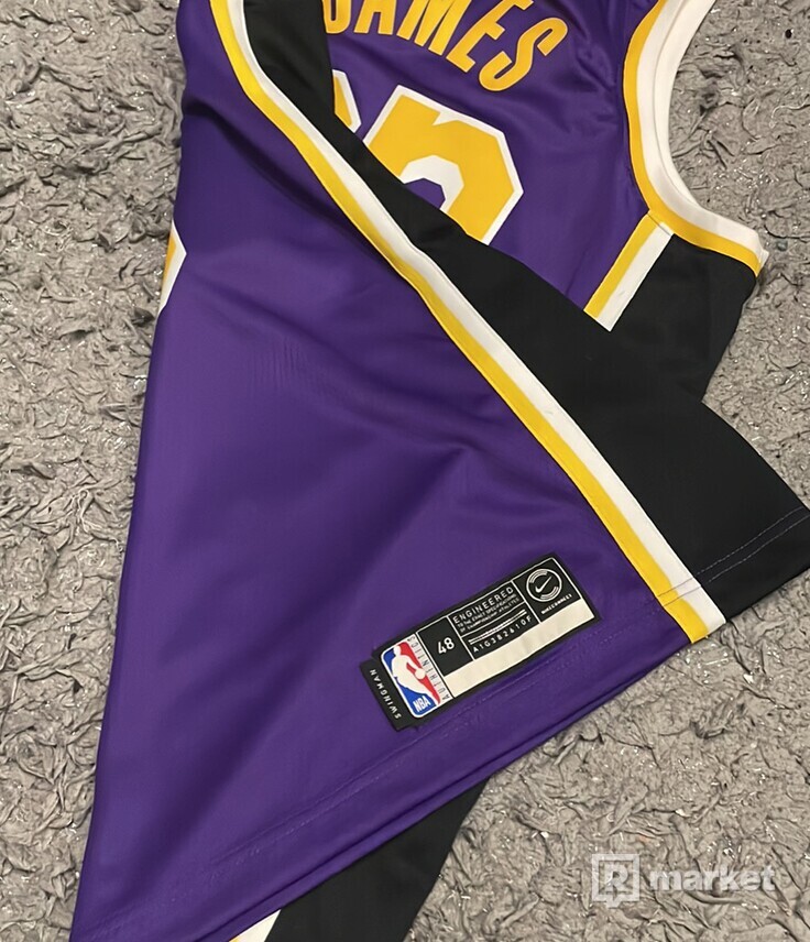 LA Lakers dres
