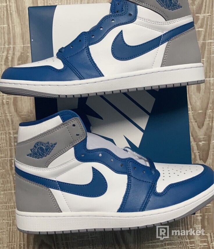 Air Jordan 1 High True Blue