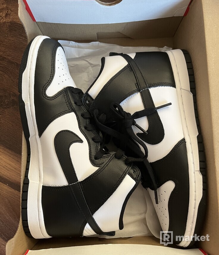 Nike dunk high black white