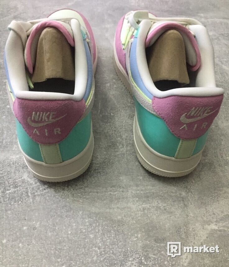 NIKE AIR FORCE 1 LOW EASTER EGG