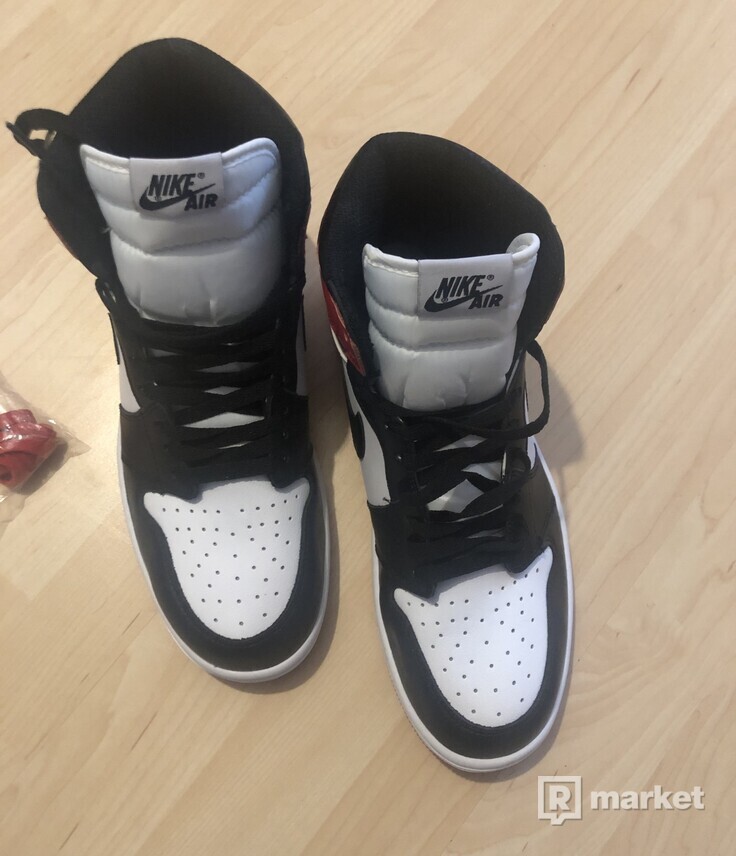 Nike Air Jordan 1 Retro High OG "Black toe"