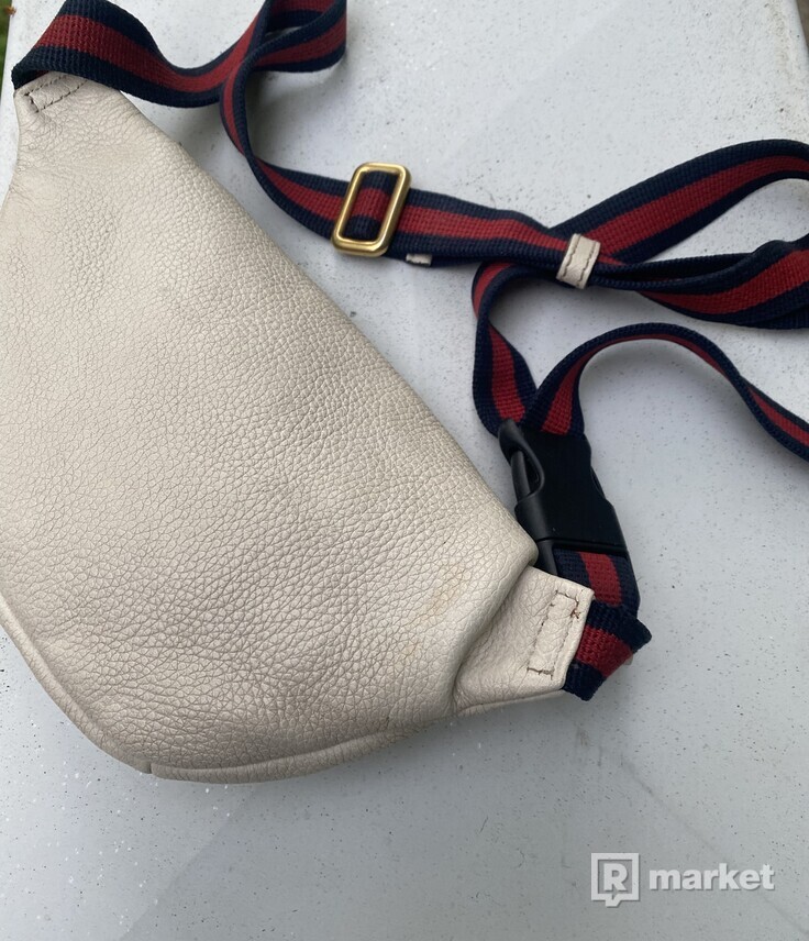 Gucci cream waistbag