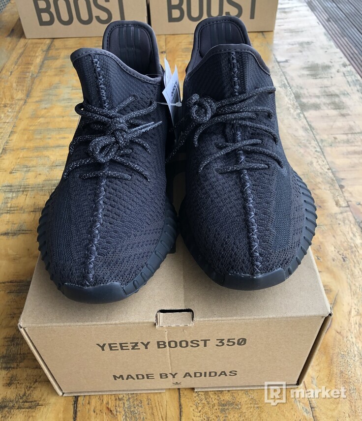 Adidas Yeezy Boost Black