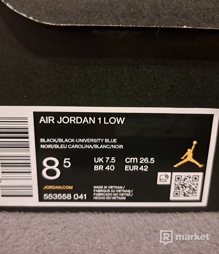 Air Jordan 1low