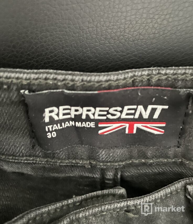 Represent pants