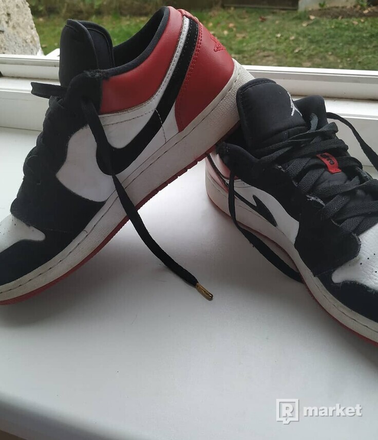 Nike Air Jordan 1 Low black toe