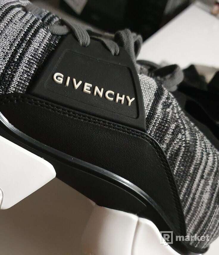 Givenchy low soxs sneakers