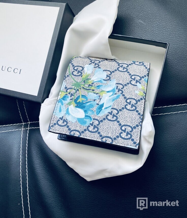 Gucci floral wallet