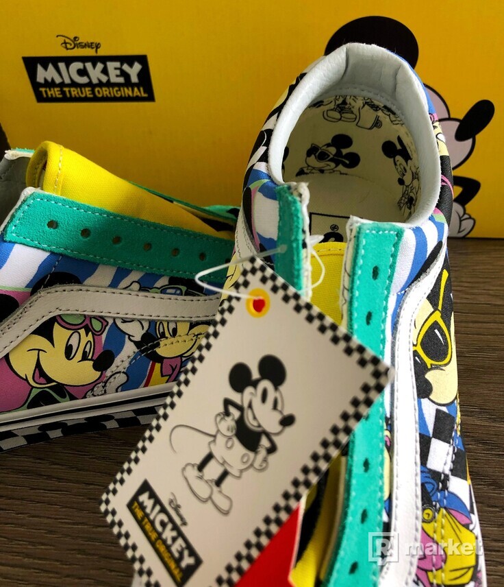 Vans Old Skool x Disney 80s Mickey