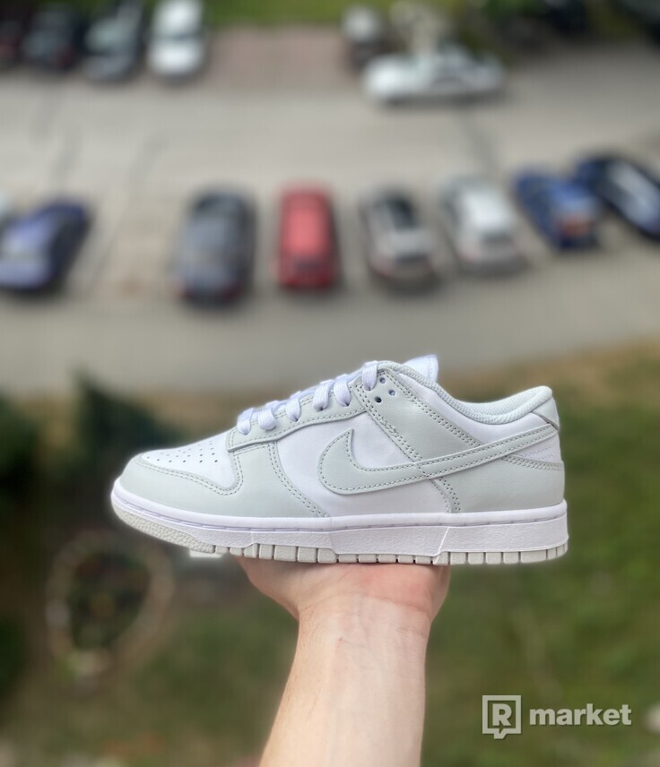 Nike dunk low photon dust