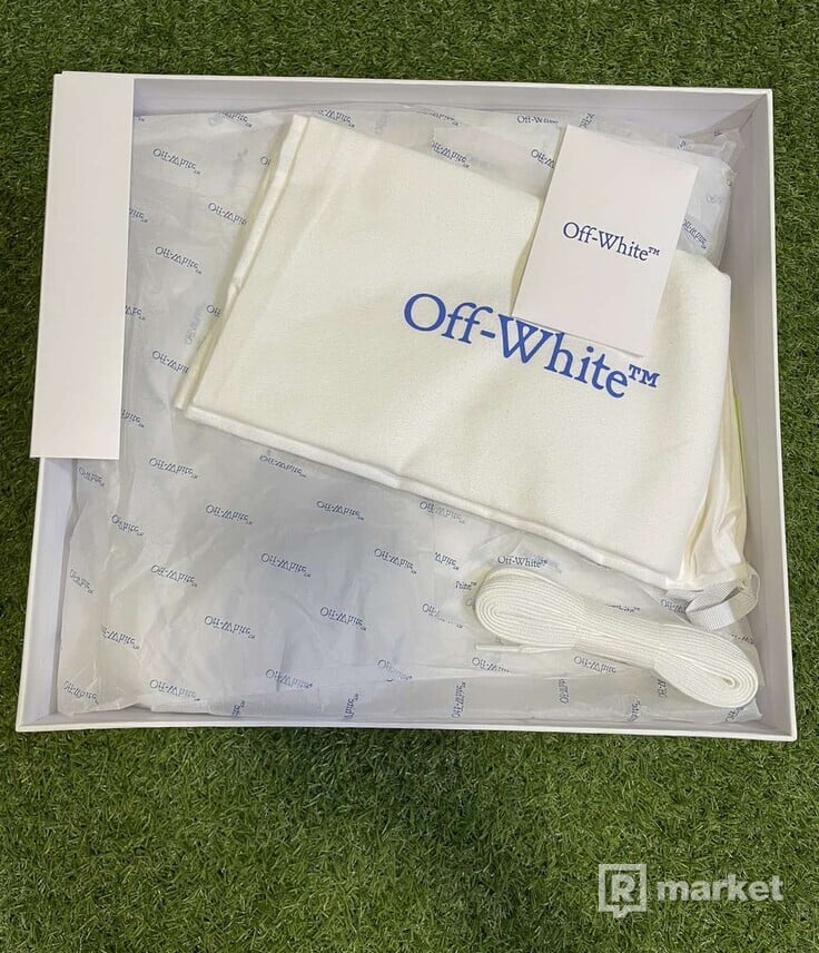 Off white out of office mid