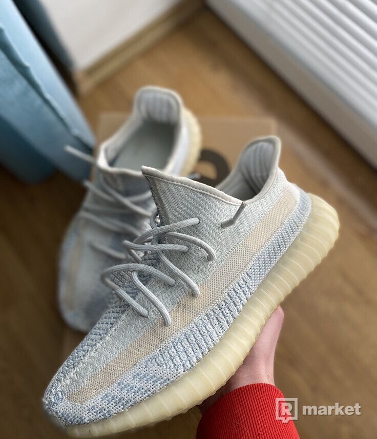Adidas Yeezy cloud white  (STEAl)