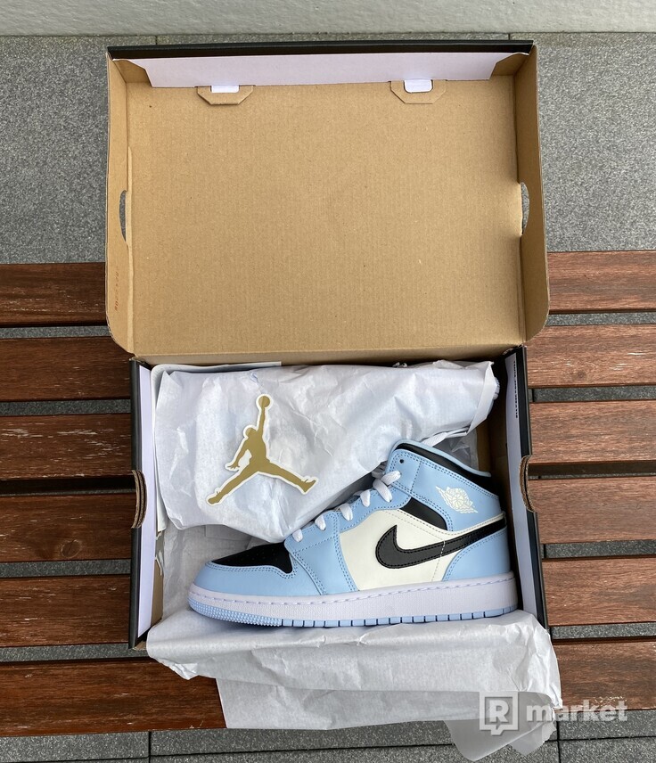 Nike air Jordan 1 mid Ice Blue