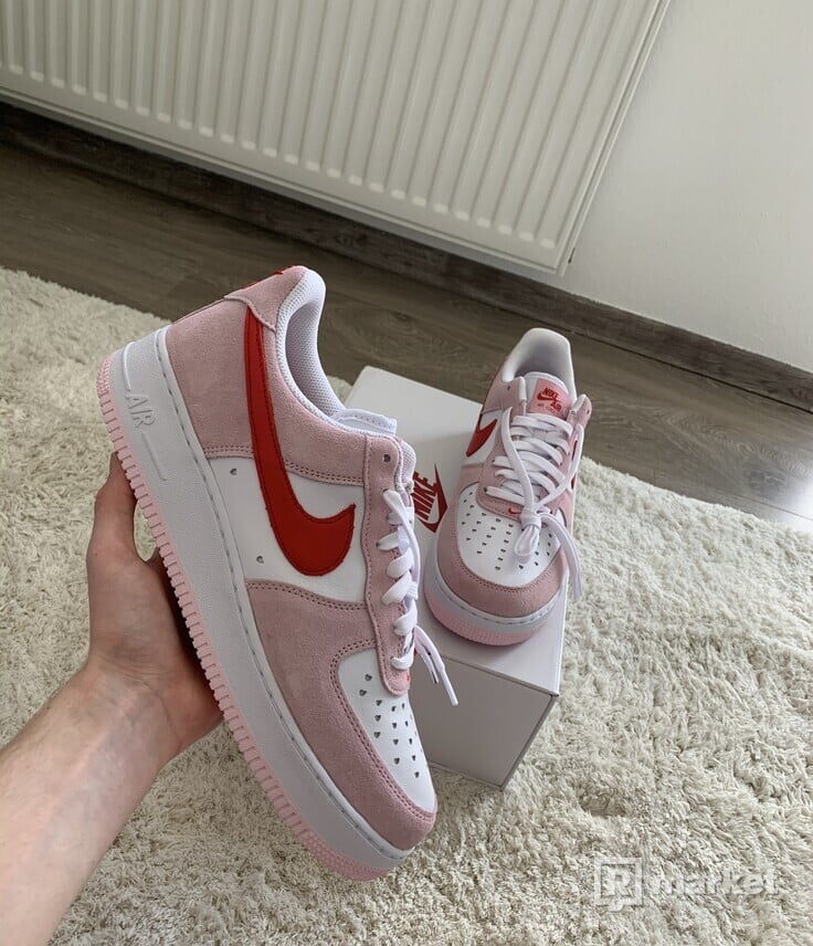 Air Force 1 Valentine’s Day