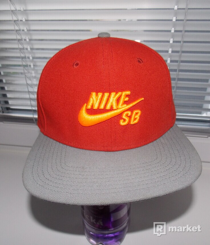 Snapback Nike SB